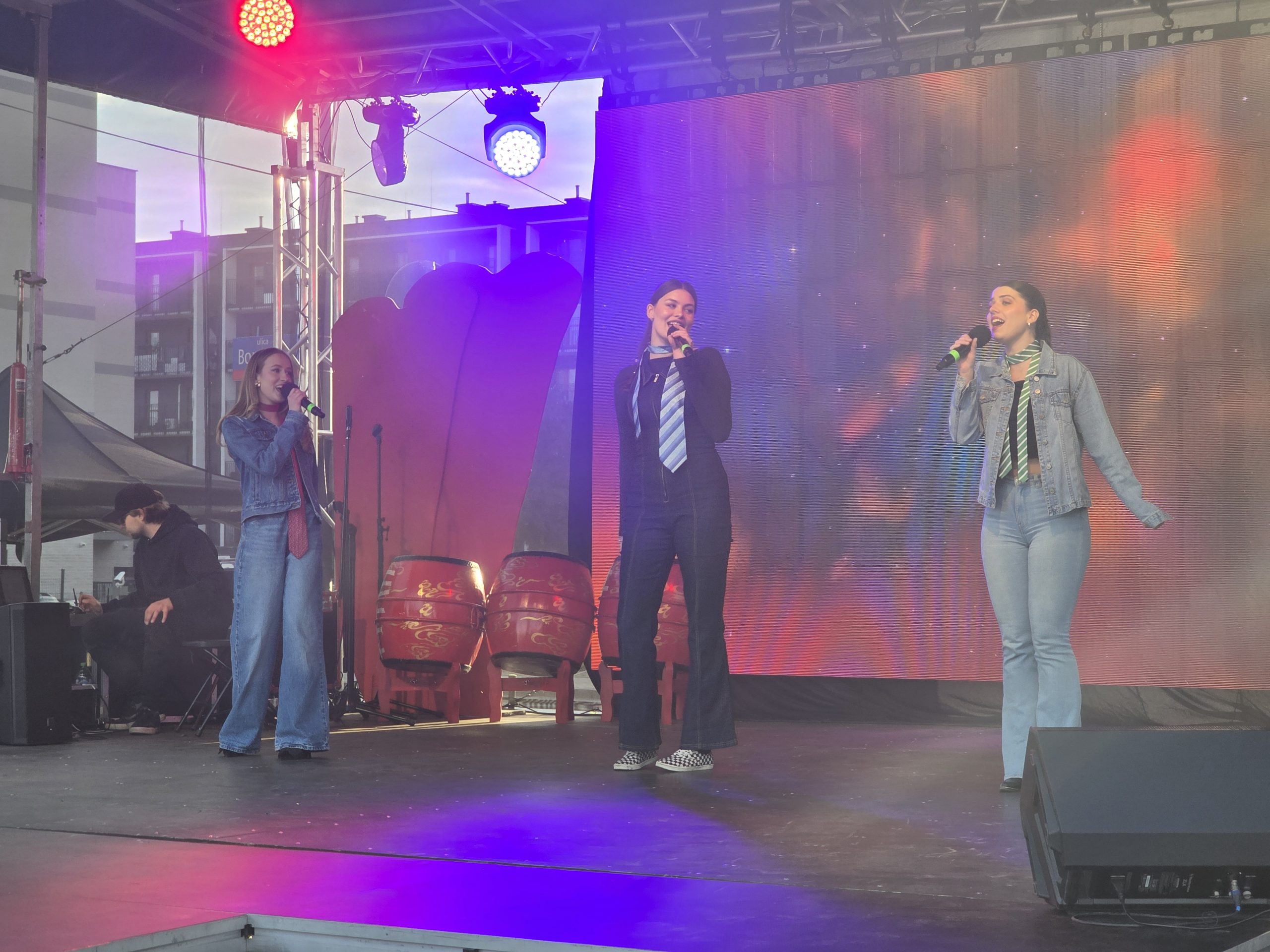 Read more about the article Polsko-Wietnamski Most Kultury: Muzyczna podróż z Fundacją JoseSong!
