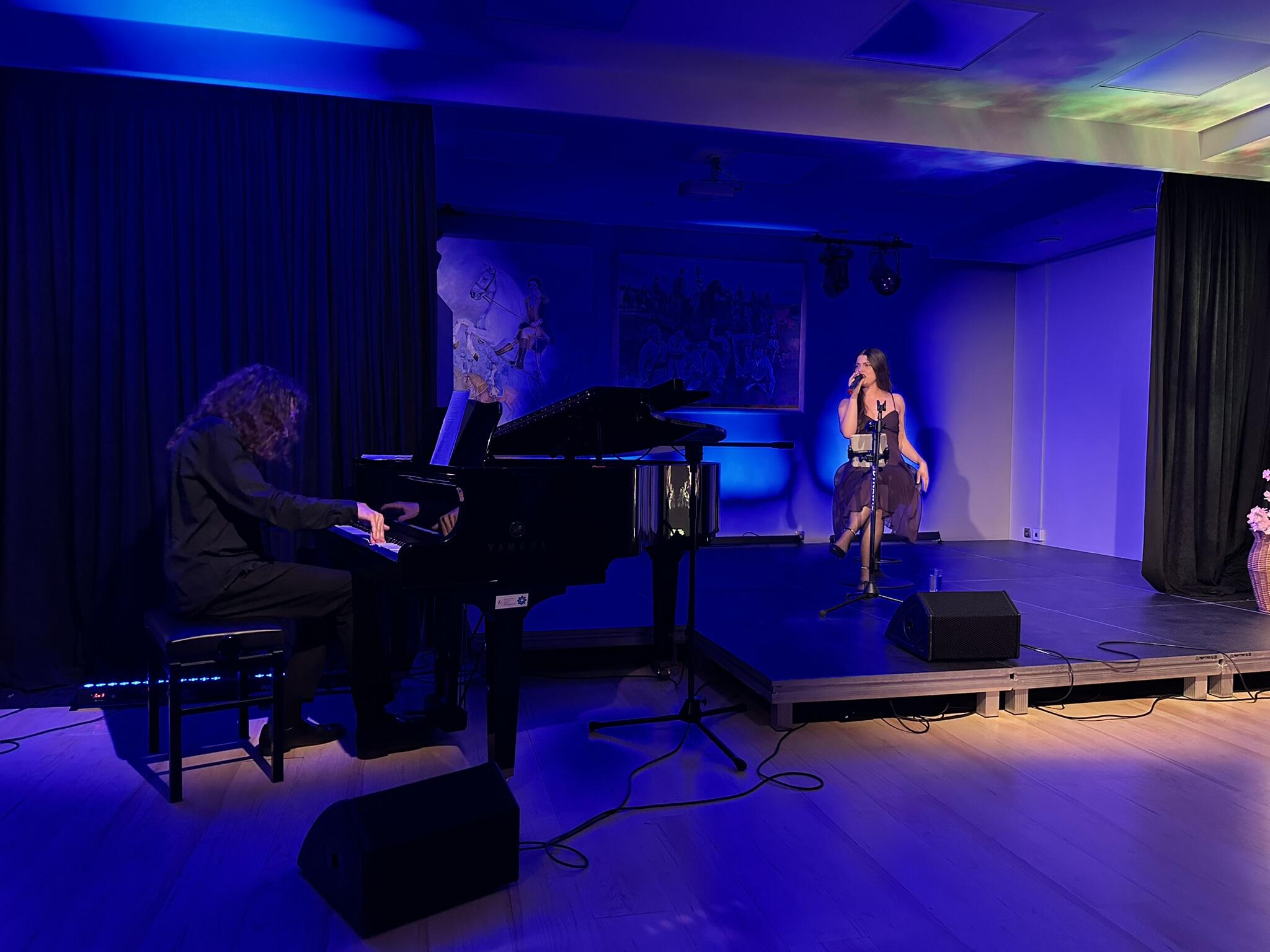 Read more about the article „Dla Ciebie Mamo” – wyjątkowy koncert Darii Salamon i Stanisława Rekosza w DK „Kolorowa”