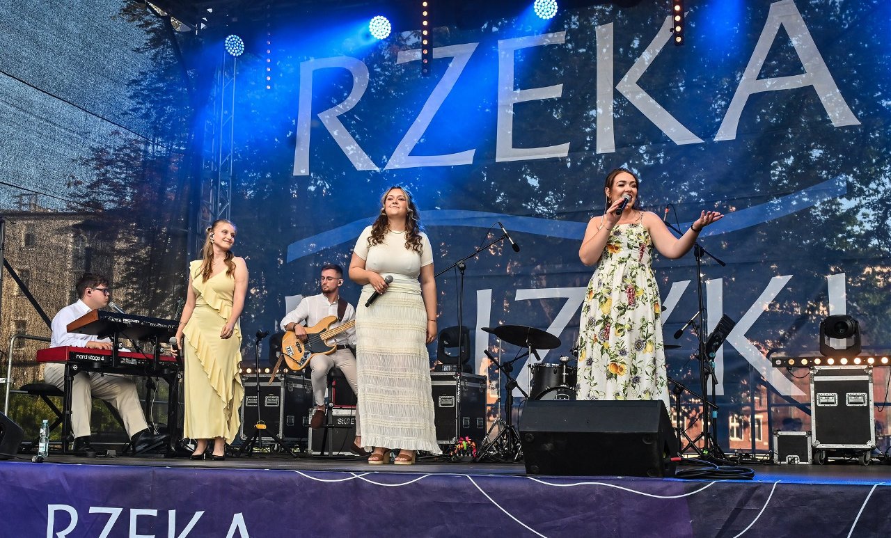 📰 Express Bydgoski: Piosenki Anny Jantar na "Rzece Muzyki". To była sentymentalna podróż w czasie