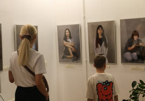 Wernisaż wystawy „Dziecięce twarze emigracji”